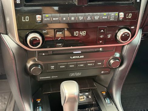 Used 2023 Lexus GX 460 Luxury w/ Accessory Package AWD/4WD image 21