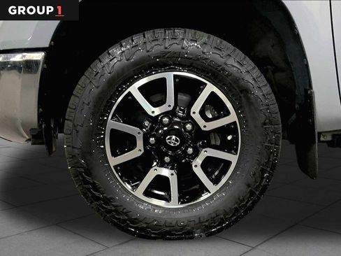 Used 2021 Toyota Tundra Limited w/ Limited Premium Package AWD/4WD image 11