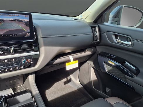New 2026 Nissan Pathfinder Platinum AWD/4WD image 20
