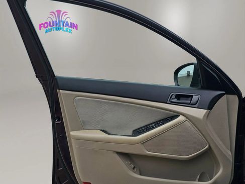 Used 2015 Kia Optima LX FWD image 16