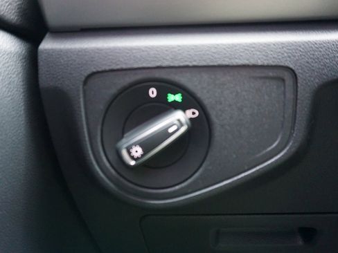 Used 2018 Volkswagen Atlas Launch Edition image 28