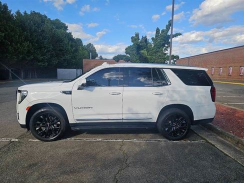 Used 2022 GMC Yukon SLT w/ SLT Premium Package AWD/4WD image 6