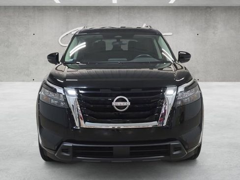 Used 2024 Nissan Pathfinder SV image 18