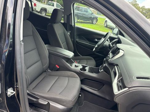 Used 2024 GMC Terrain SLE FWD image 18