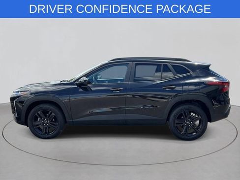 Used 2025 Chevrolet Trax ACTIV w/ Driver Confidence Package FWD image 2