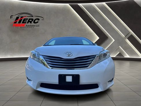 Used 2011 Toyota Sienna XLE w/ XLE Navigation Pkg FWD image 99