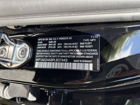 Certified 2023 Porsche Macan S image 35