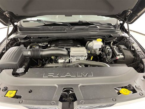 Used 2024 RAM 1500 Laramie image 31