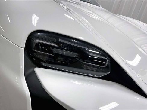 Used 2022 Porsche Taycan image 14