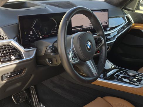 Certified 2024 BMW X7 xDrive40i w/ M Sport Package image 29