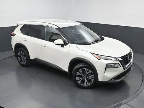 Used 2023 Nissan Rogue SV FWD image 29
