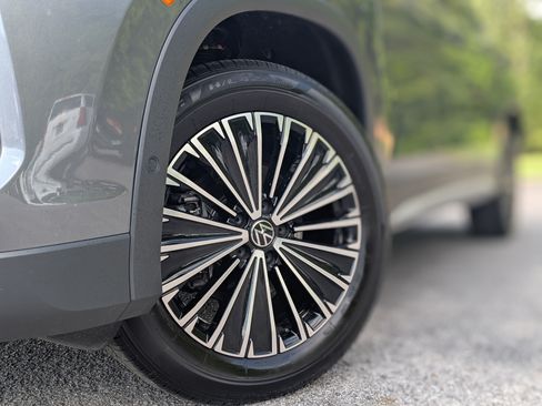 Used 2025 Volkswagen Tiguan S w/ 18" Wheel Package FWD image 33