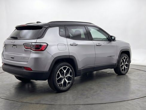 Used 2025 Jeep Compass Limited AWD/4WD image 9