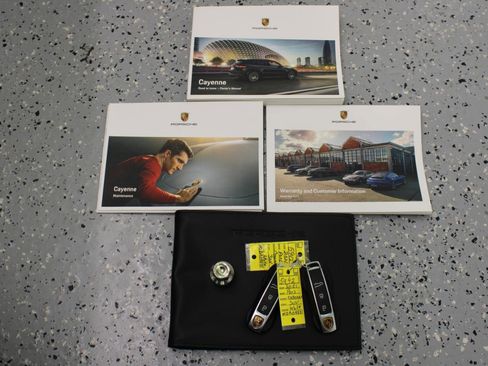 Used 2021 Porsche Cayenne image 88