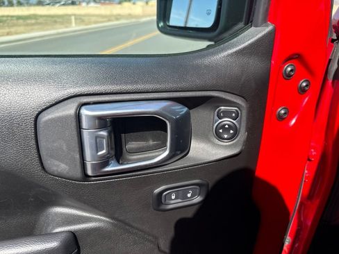Used 2025 Jeep Wrangler Unlimited Sport AWD/4WD image 12