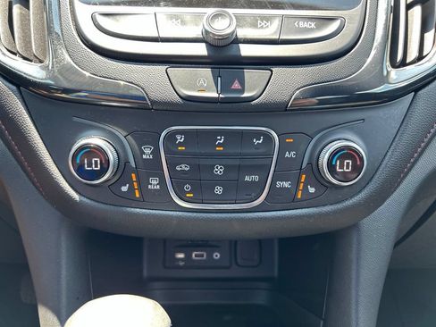 Certified 2022 Chevrolet Equinox RS w/ RS Leather Package FWD image 38