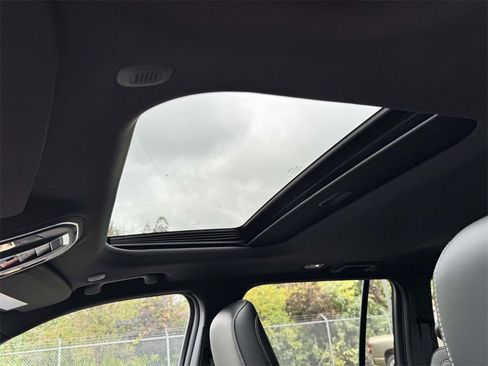 New 2025 Jeep Grand Cherokee 4WD image 4