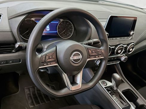 Used 2025 Nissan Sentra SV FWD image 18