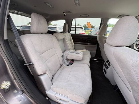 Used 2020 Honda Pilot EX image 24