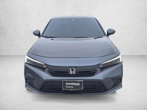 Used 2022 Honda Civic Touring image 2