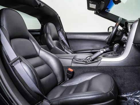 Used 2007 Chevrolet Corvette Coupe w/ Preferred Equipment Group RWD image 18