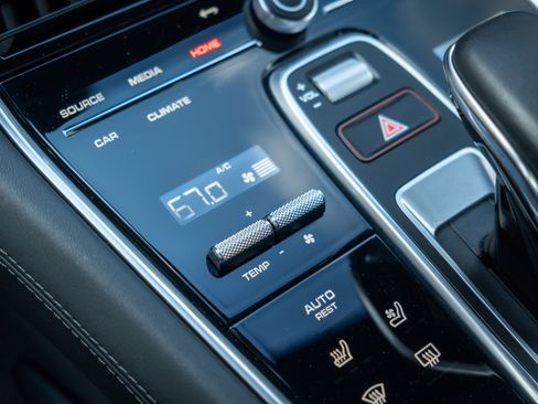 Certified 2023 Porsche Panamera AWD/4WD image 28