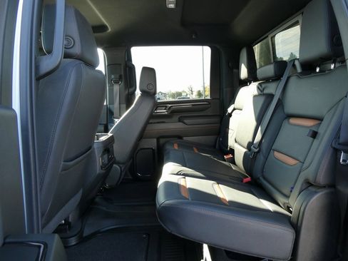 Used 2024 GMC Sierra 2500 AT4 w/ Technology Package image 18