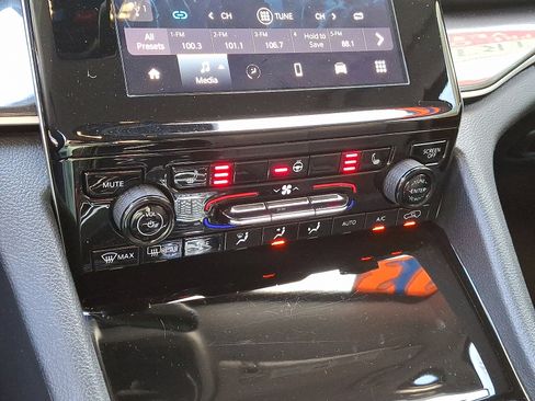 Certified 2023 Jeep Grand Cherokee Laredo w/ Luxury Tech Group I image 16