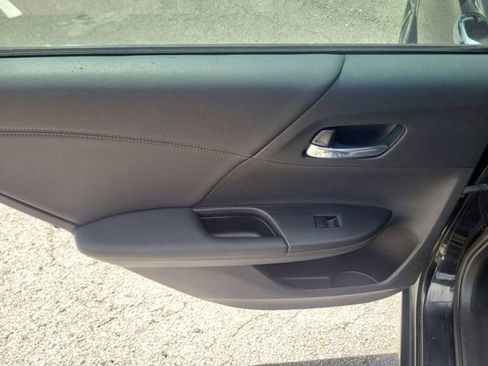 Used 2015 Honda Accord Sport image 9