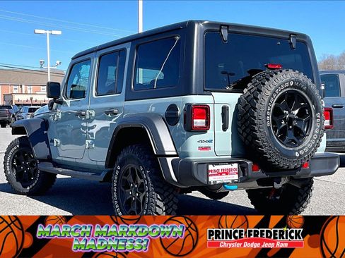 Used 2023 Jeep Wrangler Unlimited w/ Cold Weather Group image 9