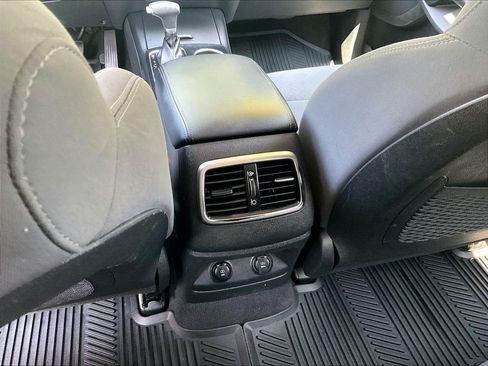 Used 2020 Kia Sorento LX AWD/4WD image 27