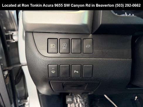Used 2017 Toyota Highlander Limited AWD/4WD image 16