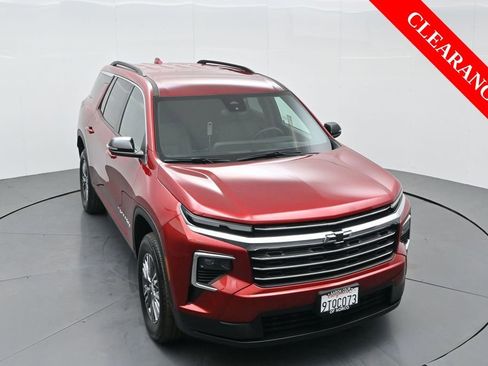 Used 2025 Chevrolet Traverse LT w/ Driver Confidence Package image 56