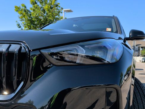 Used 2025 BMW X1 xDrive28i w/ Premium Package AWD/4WD image 3