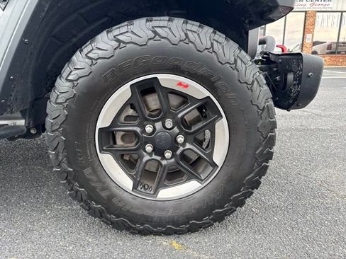 Used 2018 Jeep Wrangler Unlimited Rubicon w/ Steel Bumper Group AWD/4WD image 3