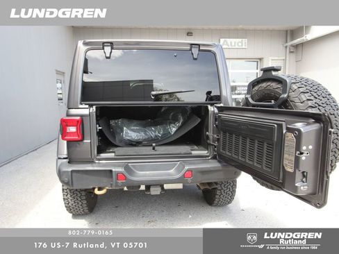 Used 2022 Jeep Wrangler Unlimited Rubicon w/ Dual Top Group AWD/4WD image 12