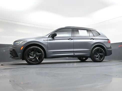 Used 2024 Volkswagen Tiguan SE R-Line image 40
