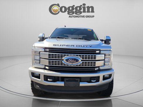 Used 2019 Ford F250 Platinum w/ Platinum Ultimate Package image 14