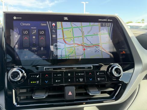 Used 2022 Toyota Highlander Platinum image 28