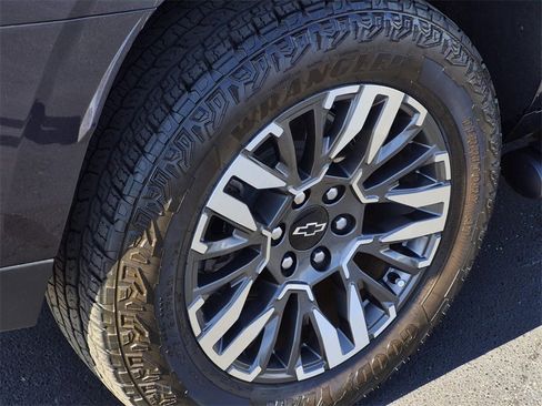 Certified 2025 Chevrolet Tahoe Z71 w/ Comfort Package image 7