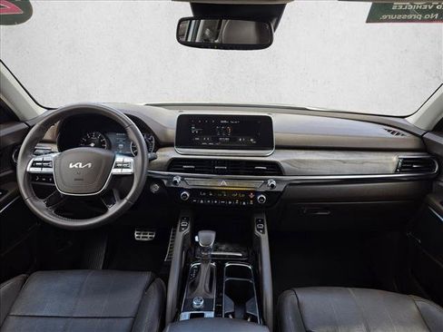 Used 2022 Kia Telluride SX w/ Towing Package FWD image 18