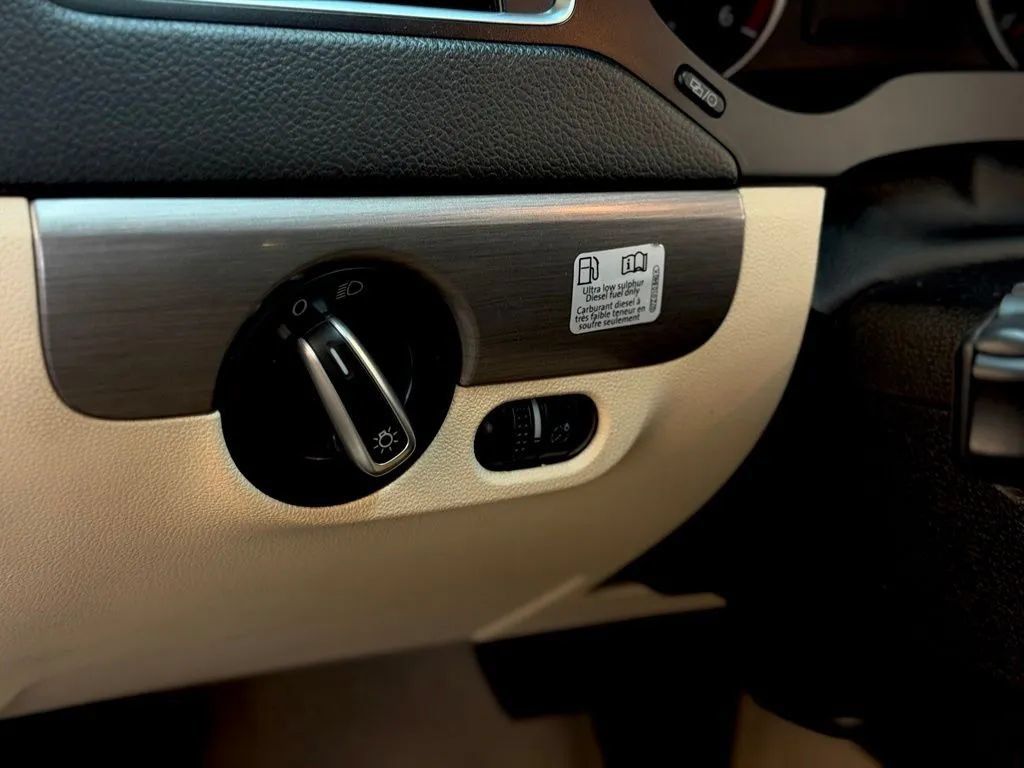 Used 2014 Volkswagen Jetta TDI FWD image 31