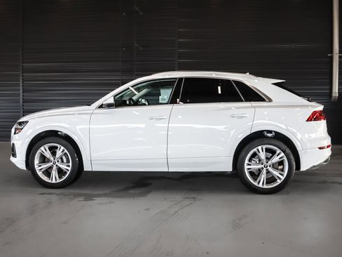 Used 2023 Audi Q8 Premium w/ Convenience Package AWD/4WD image 14