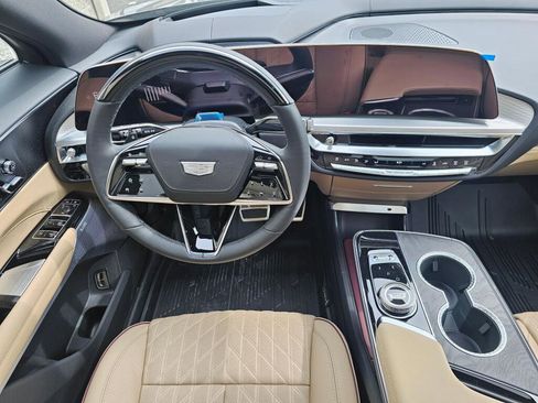New 2026 Cadillac Lyriq Signature Luxury w/ LPO, Bronce Accent Package AWD/4WD image 23