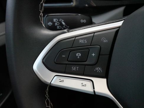 Certified 2023 Volkswagen Taos SEL image 26