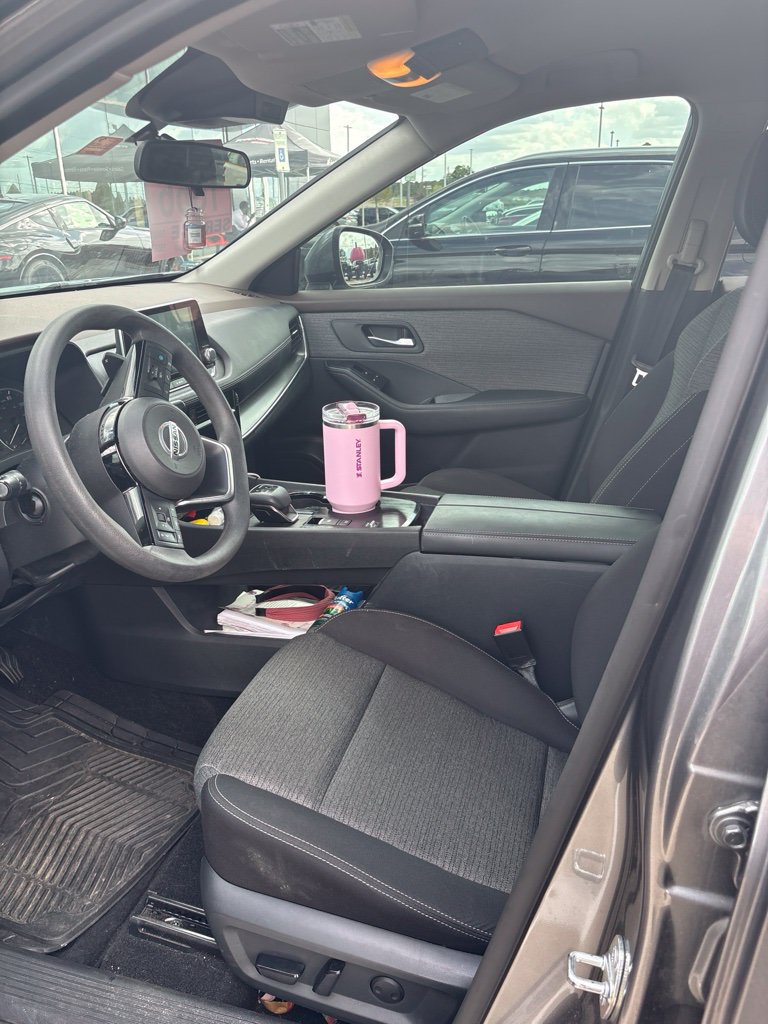 Used 2021 Nissan Rogue SV FWD image 3