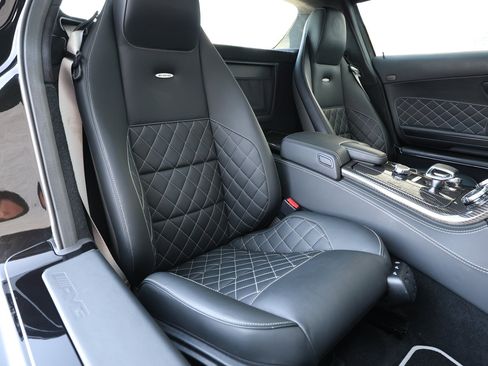 Used 2015 Mercedes-Benz SLS AMG GT Final Edition image 26