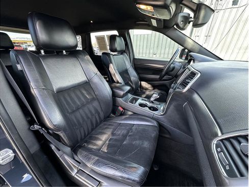 Used 2018 Jeep Grand Cherokee Altitude image 15