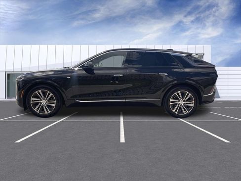Certified 2024 Cadillac Lyriq Luxury w/ LPO, Floor Liner Package AWD/4WD image 5