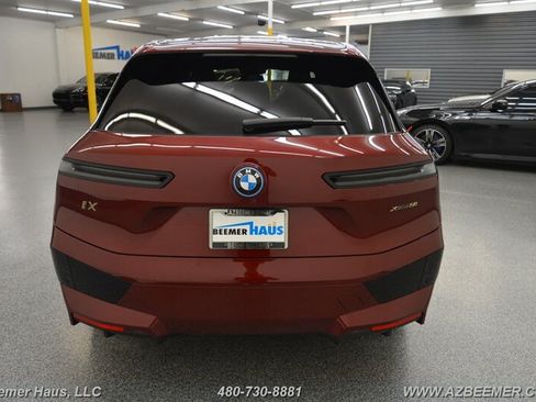 Used 2023 BMW iX xDrive50 w/ Premium Package AWD/4WD image 10